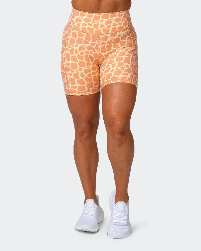 SIGNATURE POCKET BIKE SHORTS Paradise Giraffe Print