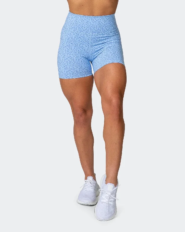 SIGNATURE SCRUNCH MIDWAY SHORTS Periwinkle Mini Cheetah Print